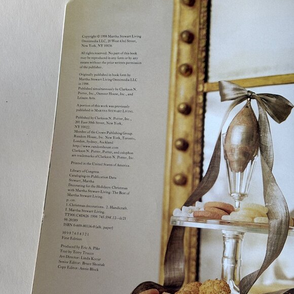 🎁 1998 Martha Stewart's Decorating For the Holidays Softcover Book 🎄 - Picture 8 of 8